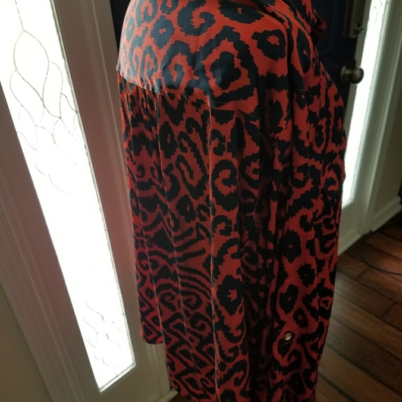 SOLD!! Reg  $75 Jones New York Signature  blouse - Picture 2 of 4